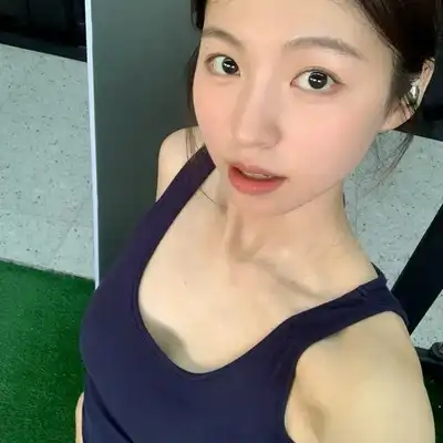 冯坤怡